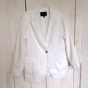 WEEKEND SALE! Banana Republic White Linen Blend Blazer
